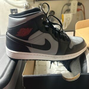 Jordan Men's Black and Gray High-Top Sneakers